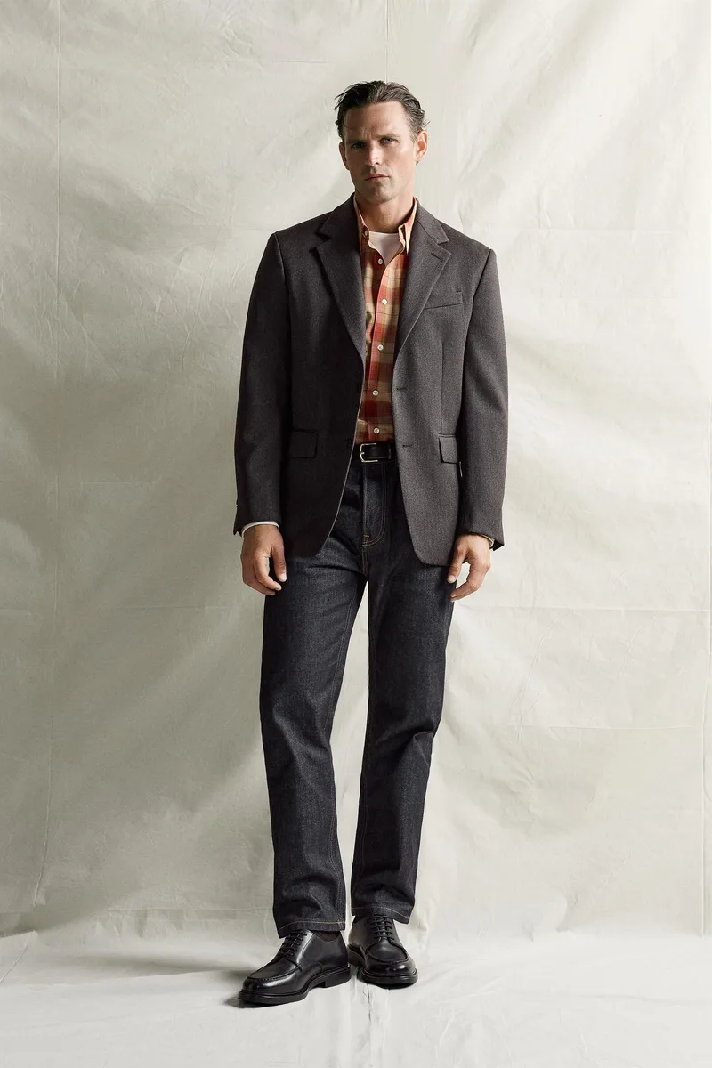 STRAIGHT-FIT JEANS