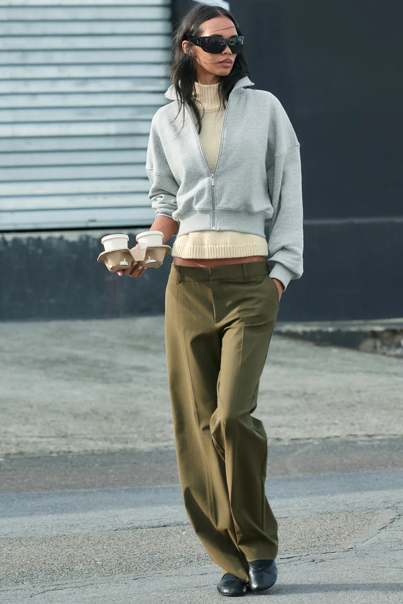LOW-RISE STRAIGHT LEG PANTS