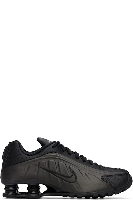 Black Shox R4 Sneakers
