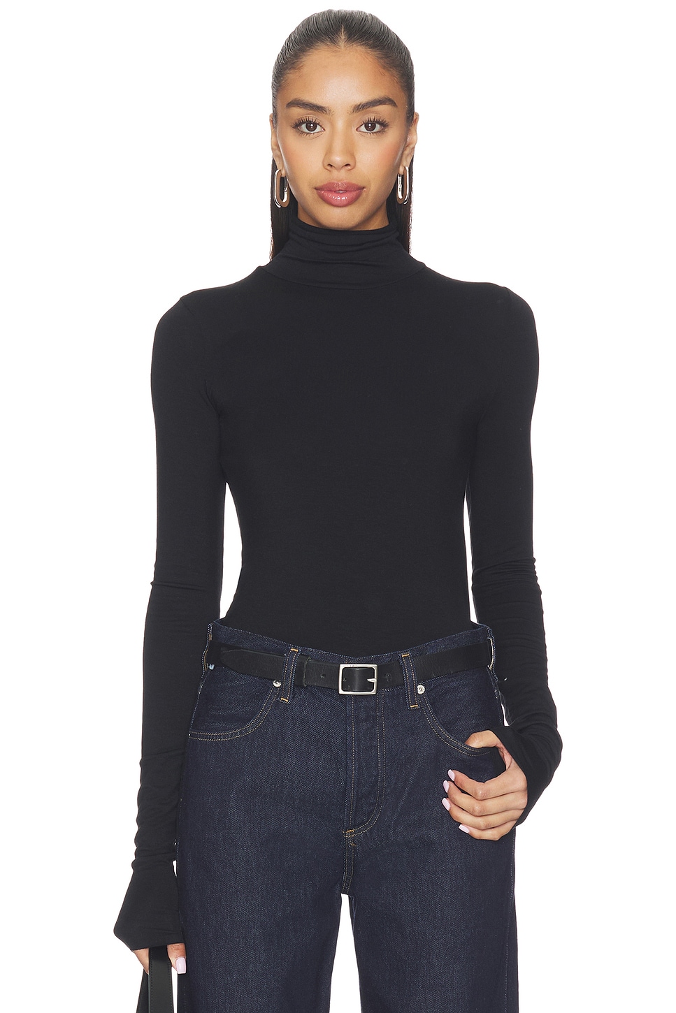 Eterne FITTED TURTLENECK 上装 in Black