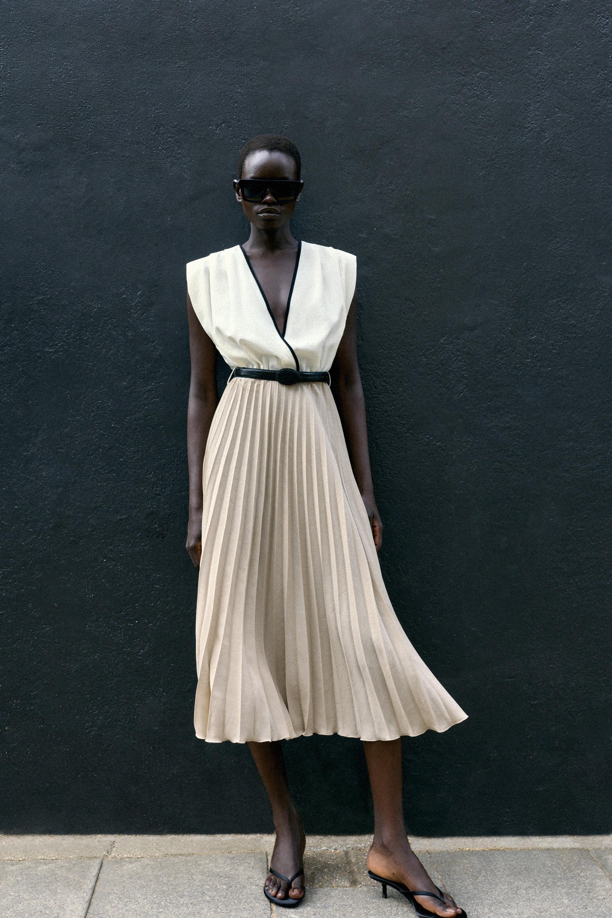 CONTRAST PLEATED MIDI DRESS