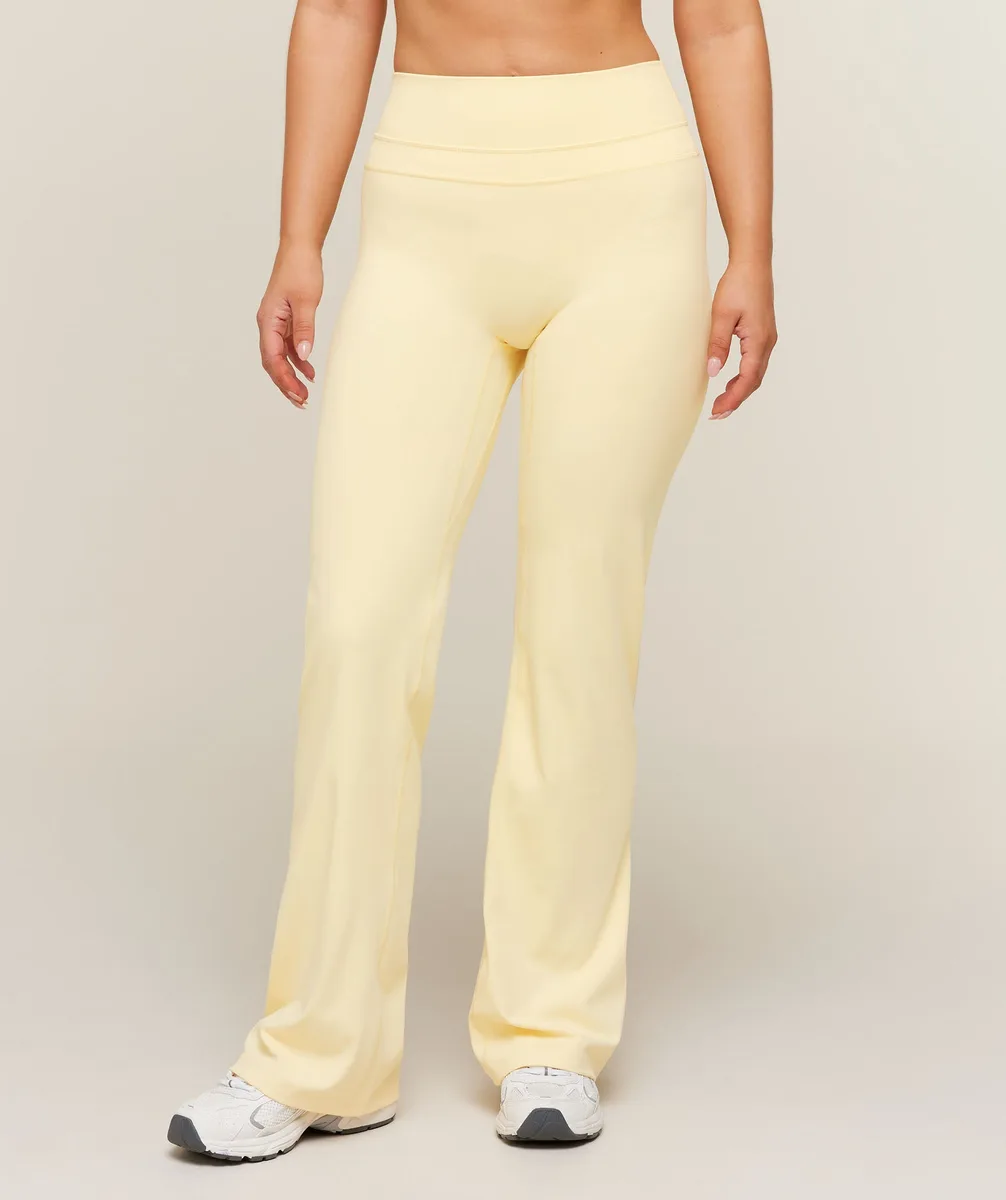 Gymshark Whitney High-Rise Flare Leggings Short - Butter Yellow