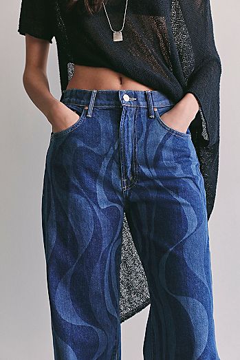 MOTHER The Lasso Sneak Printed Jeans