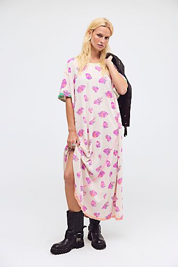 Magnolia Pearl Strawberry Tee Midi Dress